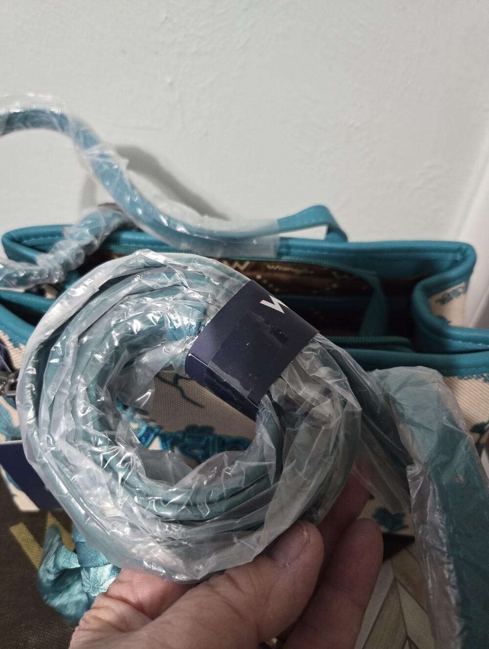 Wrangler Teal Floral Canvas Tote with Teal Trim - Picture 3 of 6
